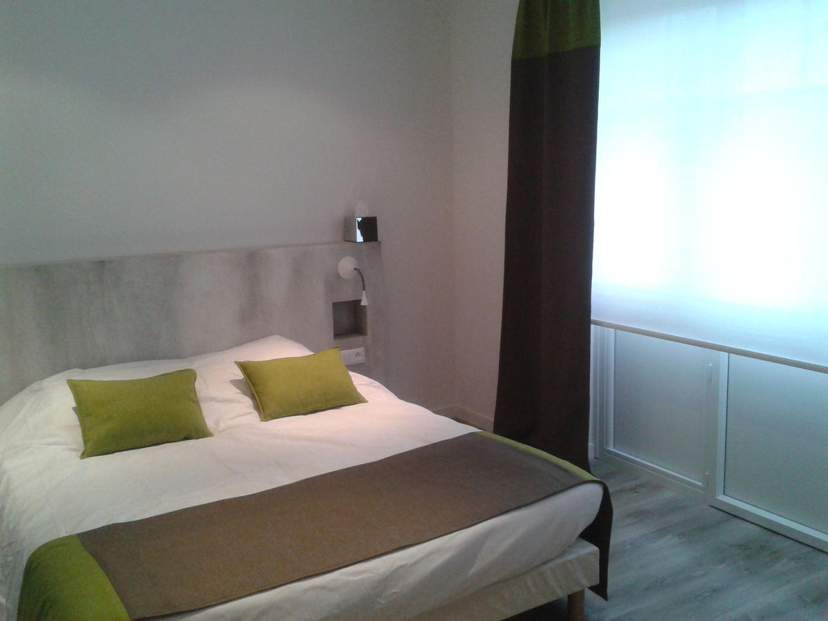 Logis - Hotel Restaurant Du Canard Hangest-sur-Somme Room photo